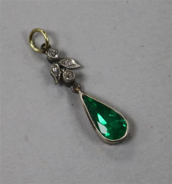 An Edwardian emerald and diamond set drop pendant, 22mm.